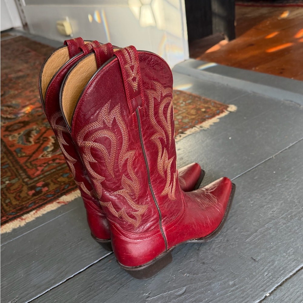 🍒🇺🇸Shyanne Red Western Embroidered Leather Boots - Picture 2 of 6